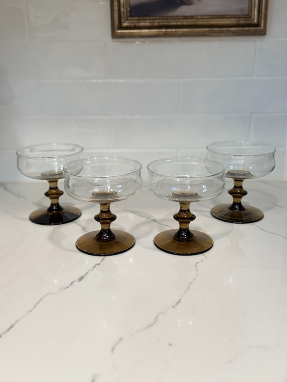 Set of 4 Coupe Glasses with brown Stems